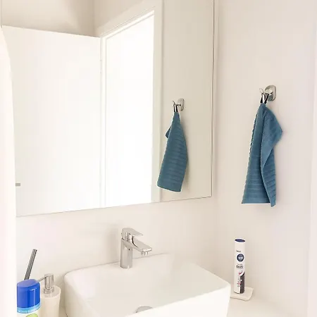 Alos Seafront Gem - Seaview Escape * Λουτρά